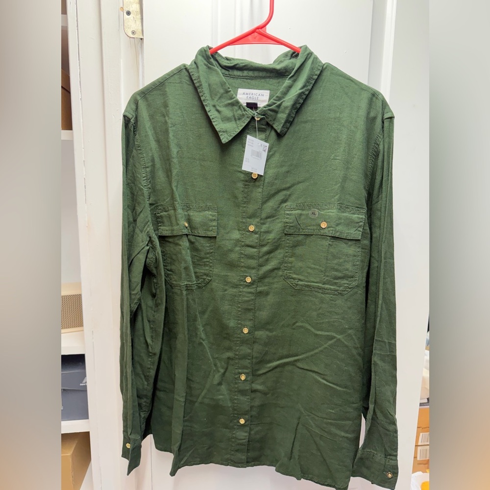 American Eagle Olive Green Collared Button-Up Shirt